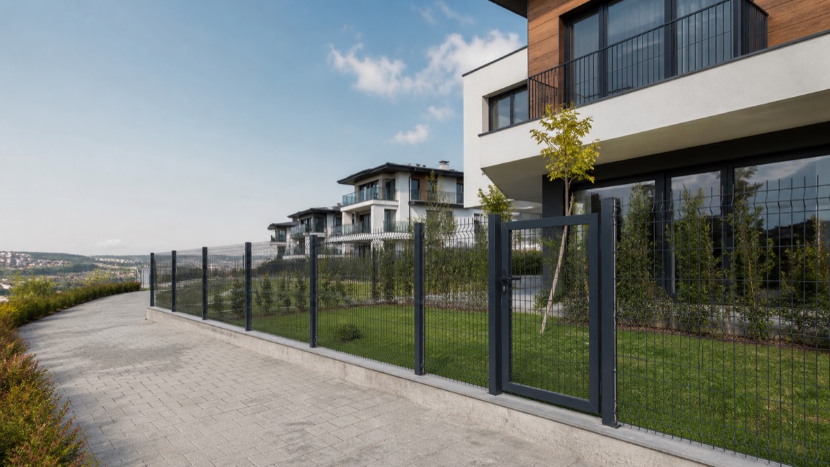 Neden ÖRGÜSAN Panel Çit Sistemleri? - Görsel 1 Neden ÖRGÜSAN Panel Çit Sistemleri? - Görsel 1