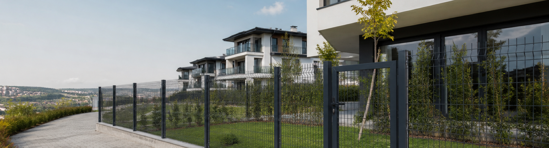 Estetik ve Dayanıklı Panel Çit Sistemleri Estetik ve Dayanıklı Panel Çit Sistemleri